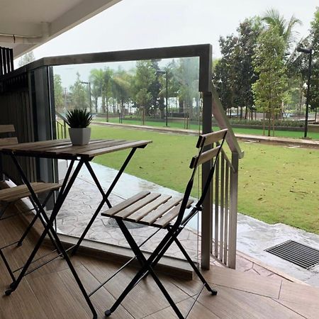 Timur Bay Groundfloor Pool & Seaview Kuantan Esterno foto