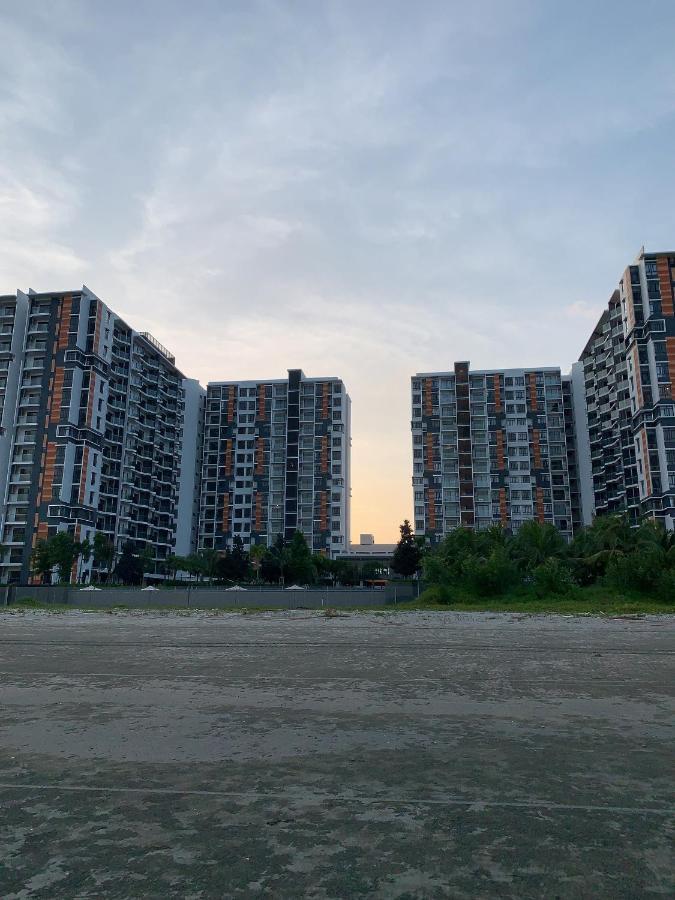 Timur Bay Groundfloor Pool & Seaview Kuantan Esterno foto