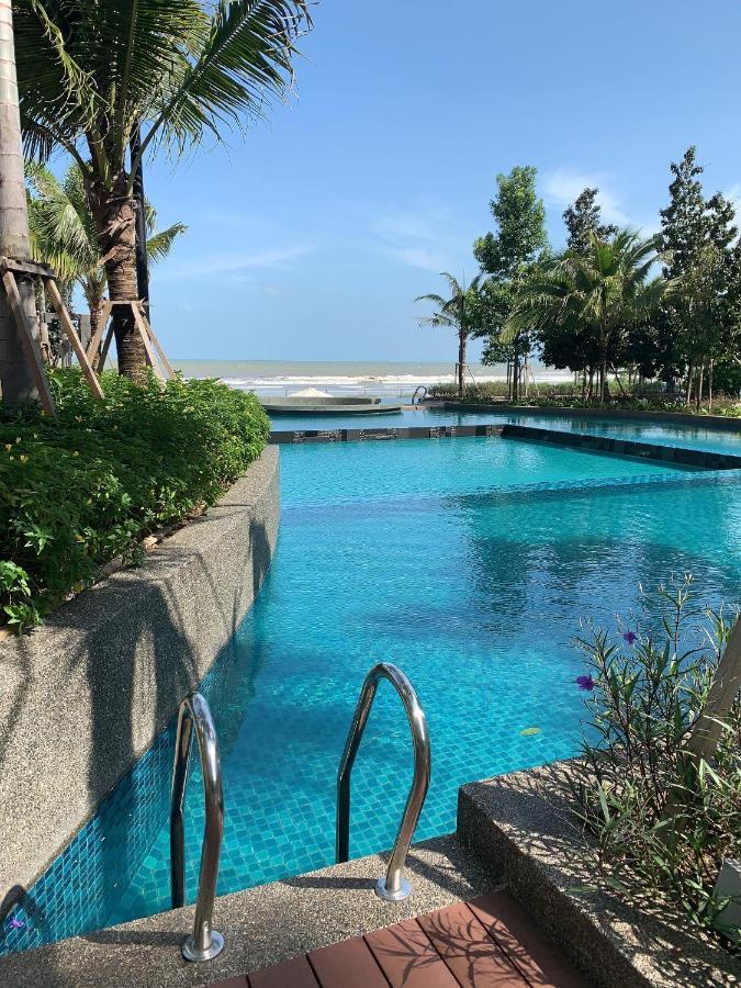 Timur Bay Groundfloor Pool & Seaview Kuantan Esterno foto
