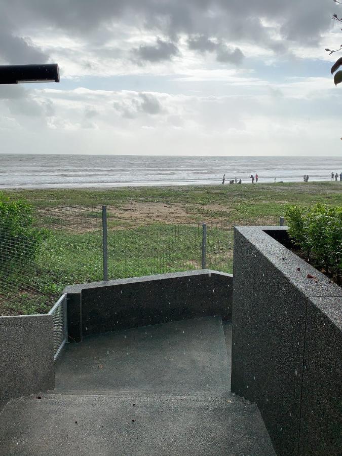 Timur Bay Groundfloor Pool & Seaview Kuantan Esterno foto