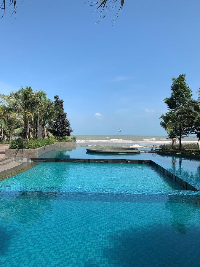 Timur Bay Groundfloor Pool & Seaview Kuantan Esterno foto